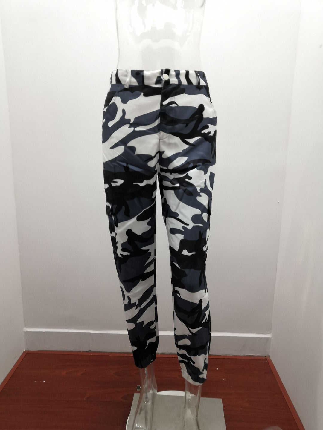 Damen nan Cargohose mit urbanem Camouflage-Print und elastischem Bund Echo Archiv