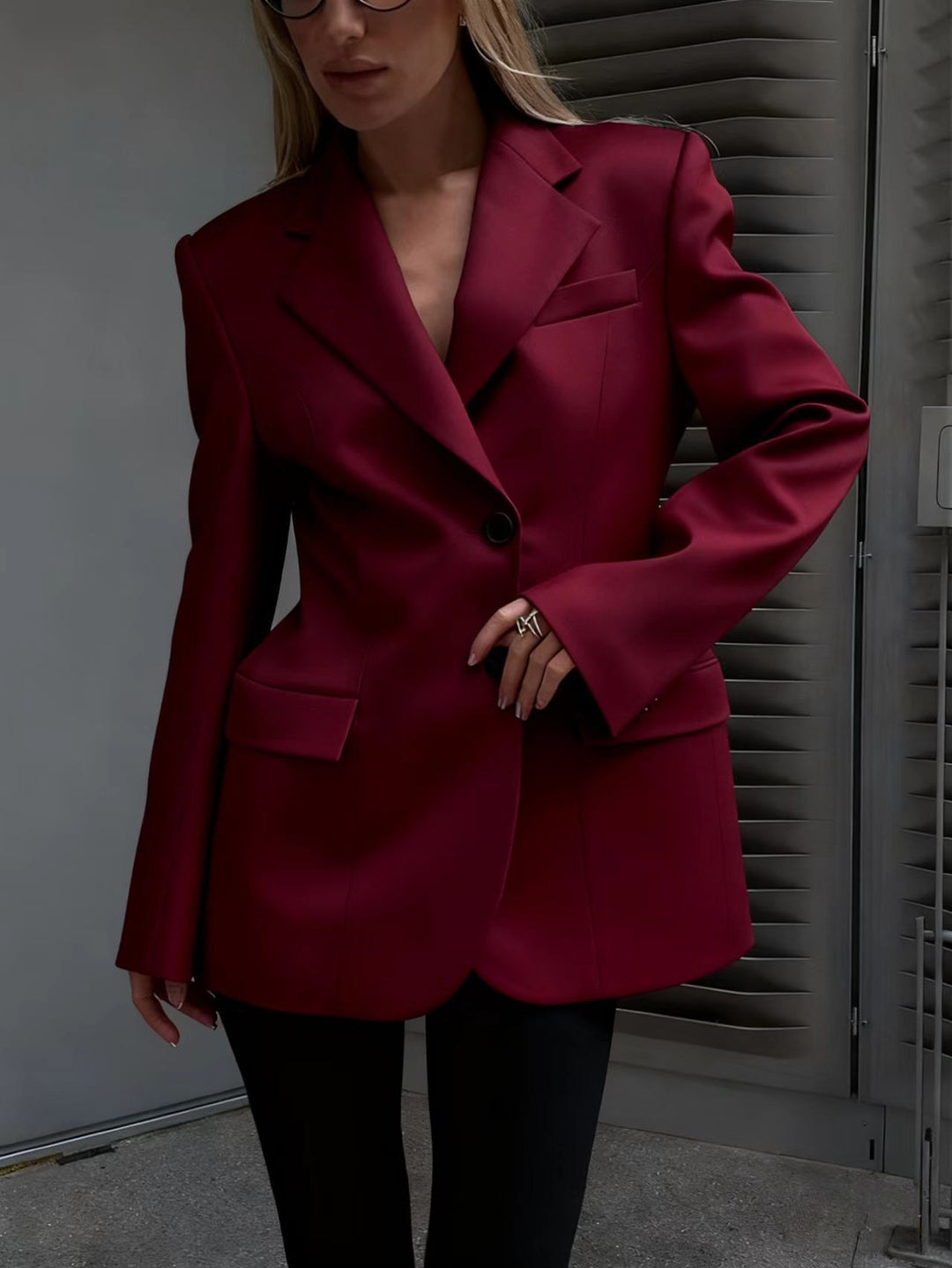 Damen Oversized Longblazer mit betonter Schulterpartie und Pattentaschen – Célinea