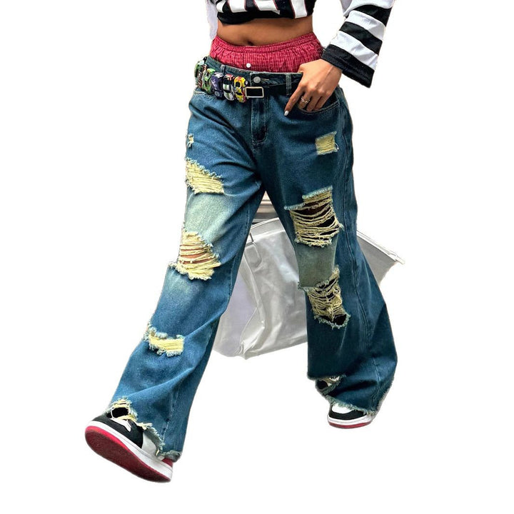Damen weite Destroyed-Baggy-Jeans mit großflächigen Fransenrissen und relaxed Fit Echo Archiv
