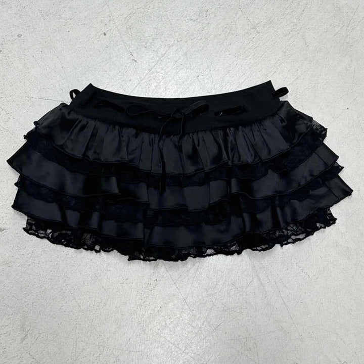 Damen Rüschenrock mit elegantem Satin-Finish und Spitzenbesatz Echo Archiv