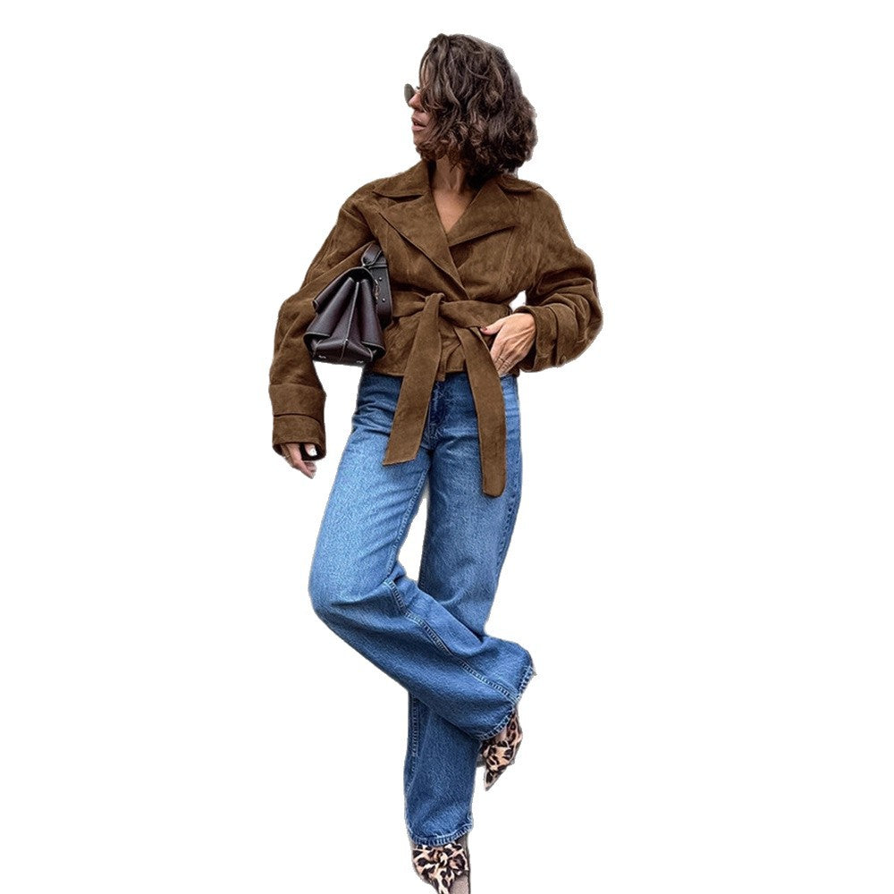 Damen Kurzblouson aus Wildleder‑Look mit Bindegürtel und kastiger Silhouette Echoarchiv