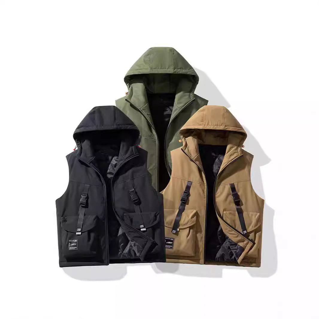 Herren Technische Outdoor-Weste mit Kapuze, gesteppter Isolierung und multifunktionalen Cargo-Taschen Echoarchiv
