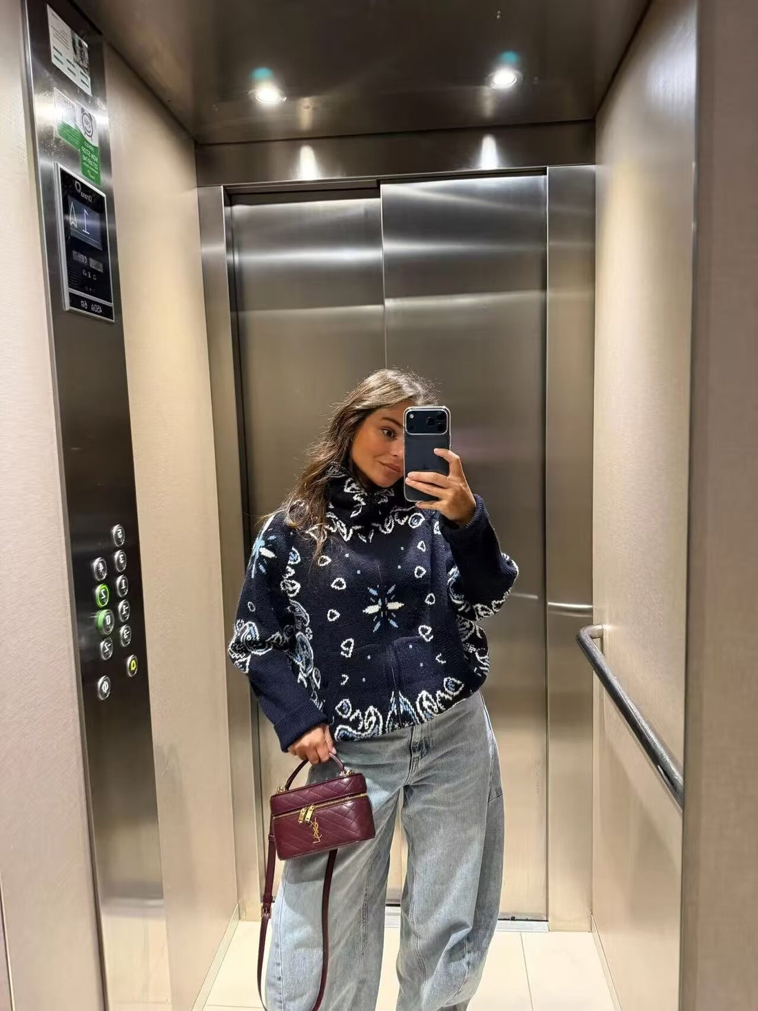 Damen Rollkragenpullover mit Allover-Bandana-Jacquard Echoarchiv
