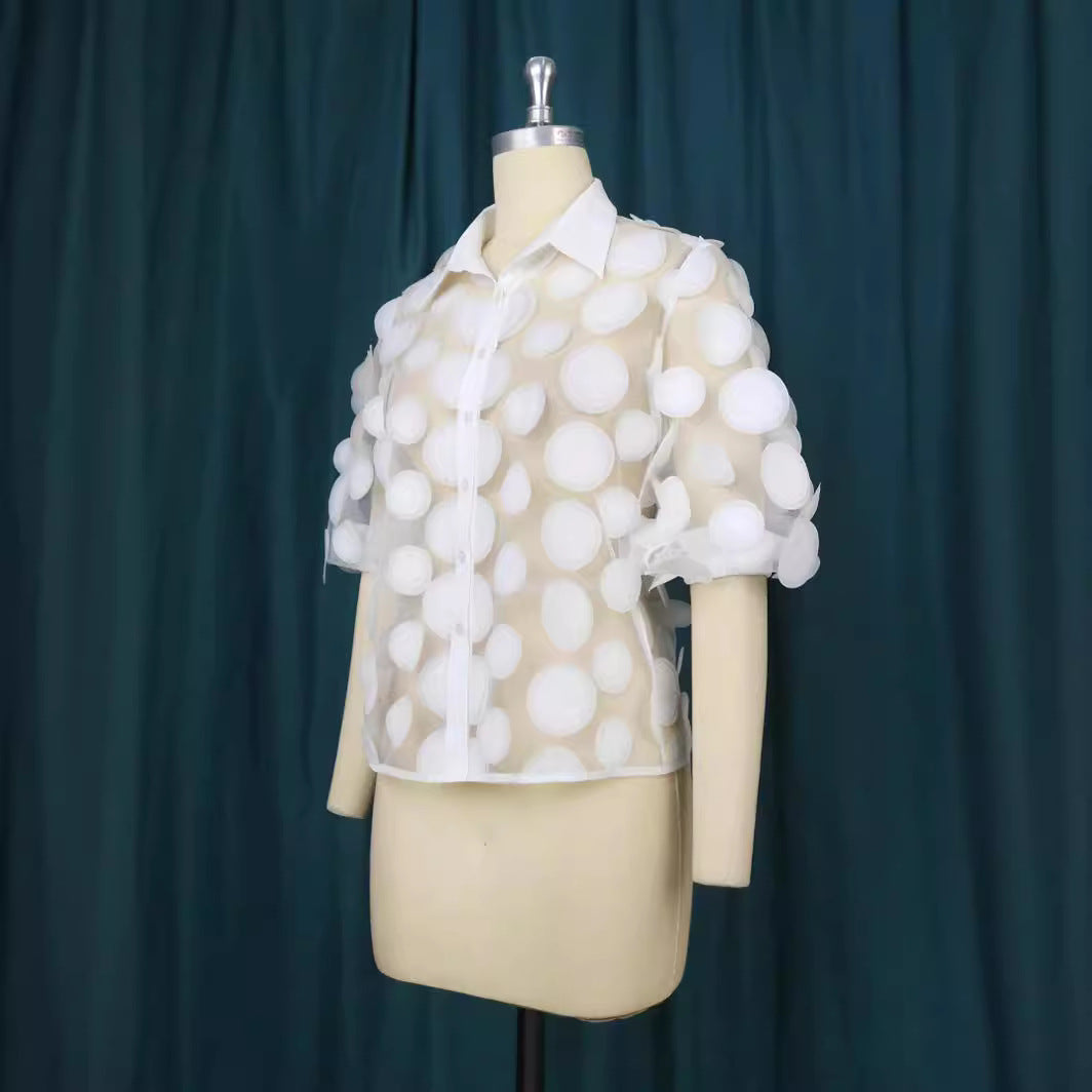 Damen Hemdbluse mit transparentem Material und voluminösen 3D-Punkten Echo Archiv