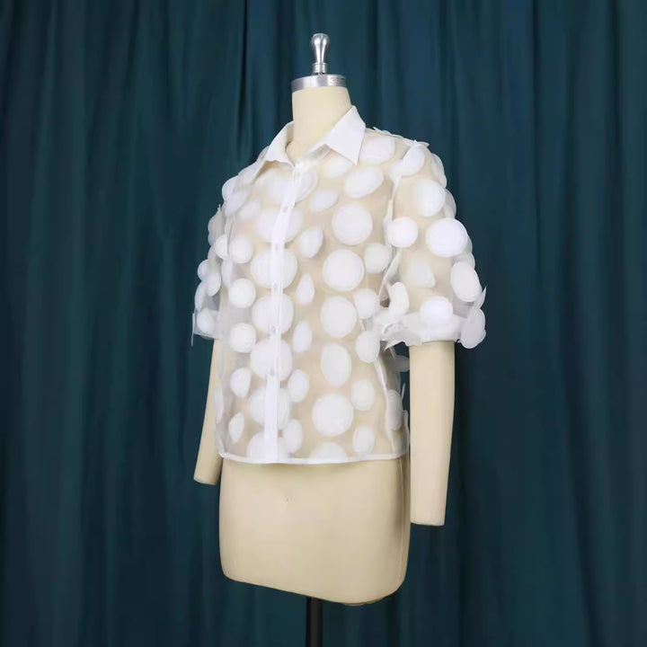 Damen Hemdbluse mit transparentem Material und voluminösen 3D-Punkten Echo Archiv