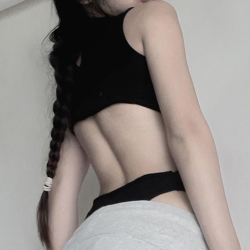 Damen Sportlicher Badeanzug mit hohem Kragen und raffiniertem Cut-Out Echo Archiv