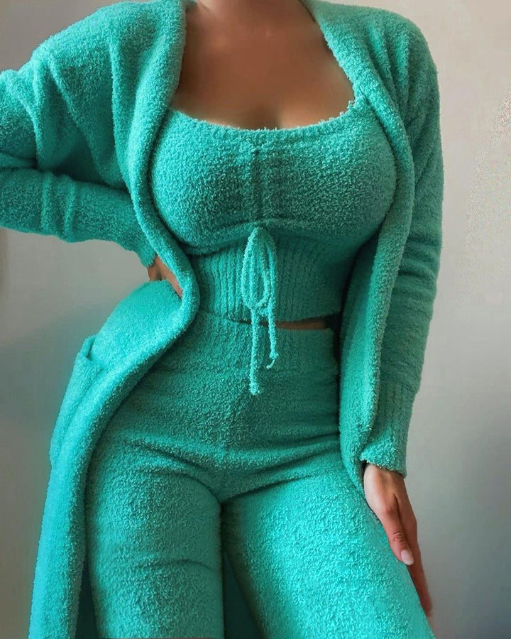 Damen nan luxuriöses Teddy-Fleece Lounge-Set mit Longcardigan, gerafftem Cropped-Bustier und Highwaist-Hose Echo Archiv