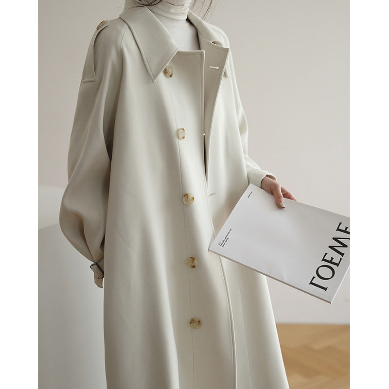 Damen Langer minimalistischer Trench‑Mantel im Cocoon‑Schnitt mit verstellbaren Manschetten Echo Archiv
