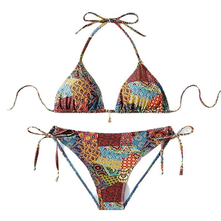 Damen Triangel-Bikini mit verspieltem Muster und unterlegtem Detail Echo Archiv
