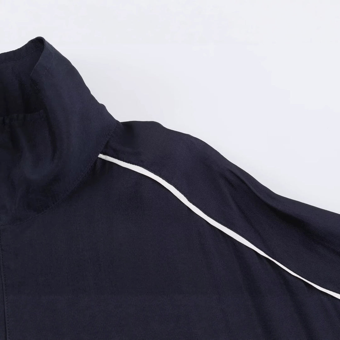 Damen Kurz geschnittene Windjacke mit hohem Kragen und elastischem Saum Echo Archiv