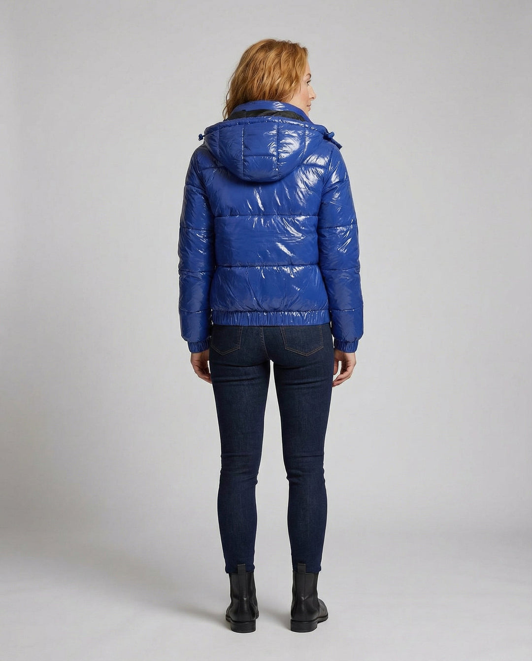 Hochglänzende Damen Steppjacke | Echoarchiv