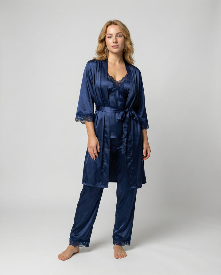 Luxuriöses Seiden Pyjama Set Damen | Echoarchiv