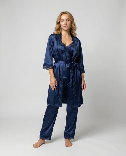 Luxuriöses Seiden Pyjama Set Damen | Echoarchiv