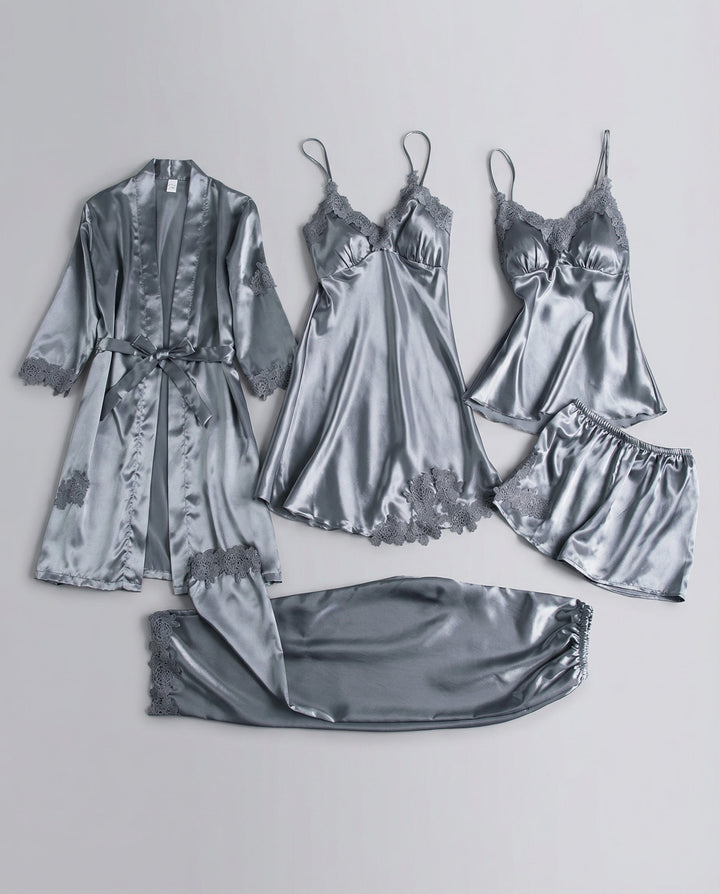 Luxuriöses Seiden Pyjama Set Damen | Echoarchiv