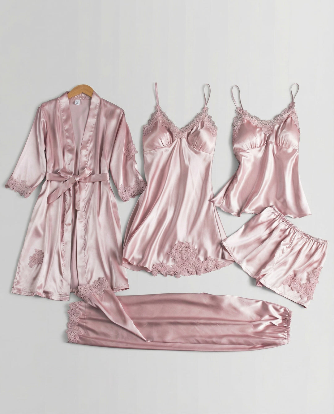 Luxuriöses Seiden Pyjama Set Damen | Echoarchiv