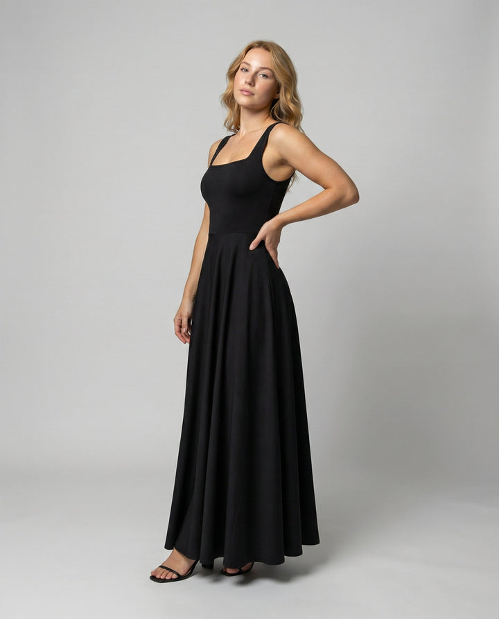 Elegantes Damen Maxikleid mit weichem Schnitt & quadratischem Ausschnitt | Echoarchiv