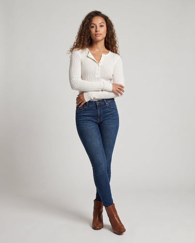 Damen Enganliegendes geripptes Henley-Longsleeve aus Feinstrick Echo Archiv