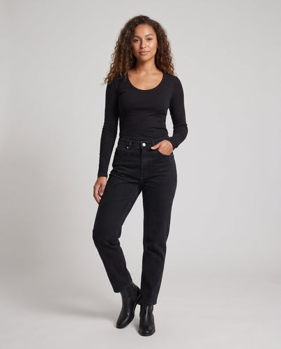 Damen Figurnahes Langarmshirt aus Baumwollmix mit U-Boot-Ausschnitt Echo Archiv