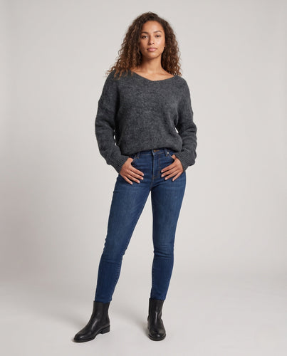 Damen Flauschiger Strickpullover mit weitem Carmen‑Ausschnitt und Oversize‑Silhouette Echo Archiv