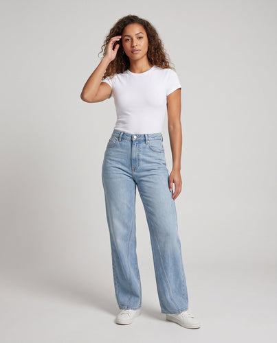 Damen Highwaist Weite Jeans mit diagonalem Nahtdetail Echo Archiv