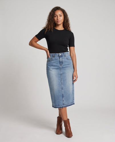 Damen Hochtaillierter Denim‑Midirock mit rohem Saum und geradem Schnitt Echo Archiv