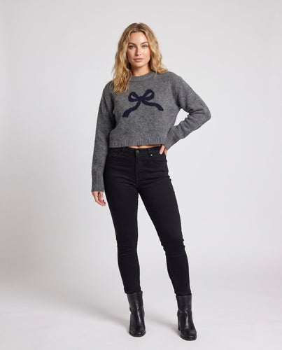 Damen Kurzgeschnitteter Feinstrickpullover mit Schleifenintarsie und geripptem Bündchen Echo Archiv