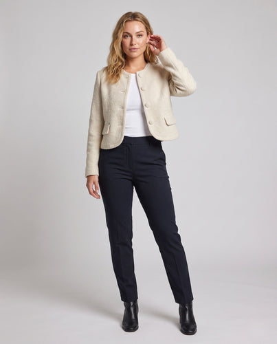 Damen Kurzjacke im Bouclé-Look mit rundem Ausschnitt und Zierknopfleiste Echo Archiv