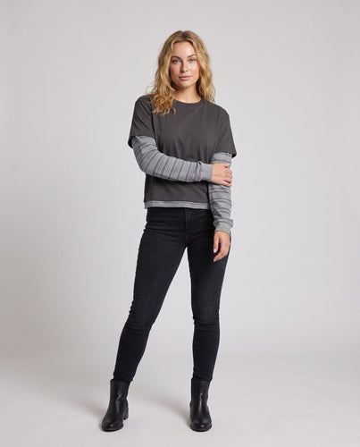 Damen Lagenlook Langarmshirt mit integriertem Kurzarm-Overlay und Streifenärmeln Echo Archiv
