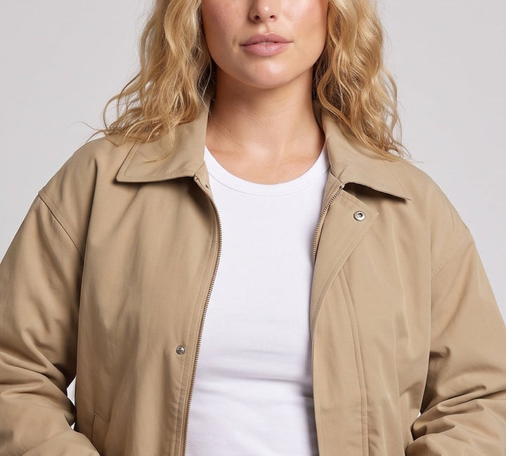 Damen Leichte Hemdjacke im Oversize‑Look mit Hemdkragen und verdeckter Druckknopfleiste Echo Archiv