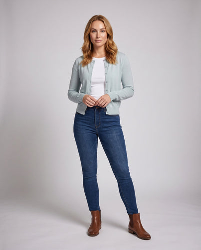 Damen Leichter Feinstrickcardigan mit Rundhalsausschnitt und Perlmuttknöpfen Echo Archiv