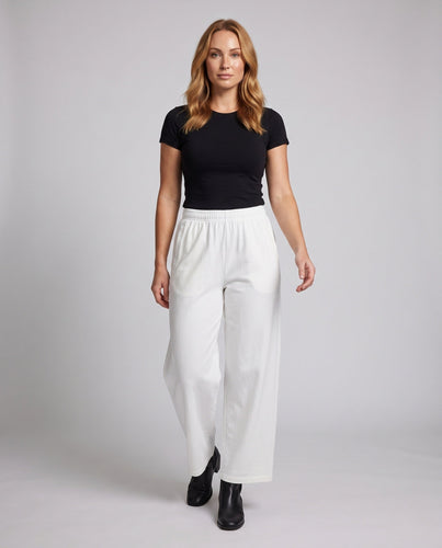 Damen Locker geschnittene Lounge‑Hose mit hohem Elastikbund und Eingrifftaschen Echo Archiv