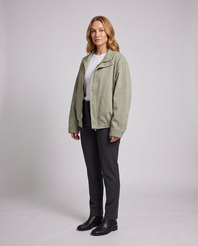 Damen locker geschnittene Utility-Übergangsjacke mit Reißverschluss und Stehkragen Echo Archiv