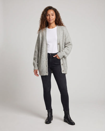 Damen Oversize-Cardigan in Mohair‑Optik mit Raglanärmeln und Knopfleiste Echo Archiv