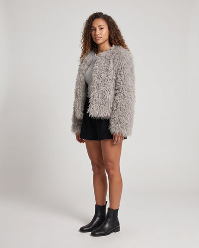 Damen Oversize Kunstfell-Mantel mit langfloriger voluminöser Silhouette Echo Archiv