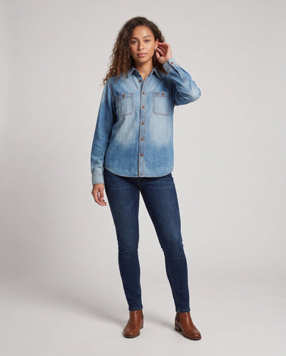 Damen Oversize-Denimhemd mit aufgesetzten Brusttaschen und Used-Waschung Echo Archiv