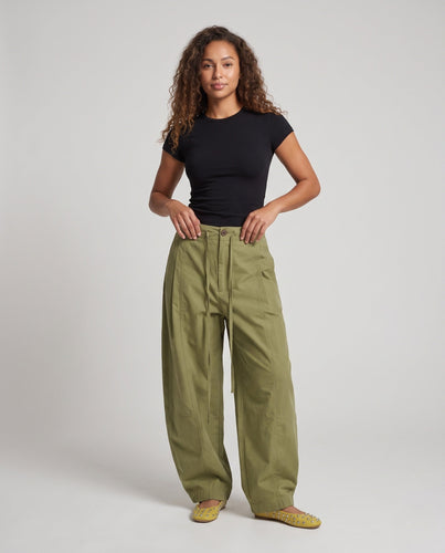 Damen Weite Cotton‑Twill Cargohose mit Tunnelzugbund, Teilungsnähten und legerer Silhouette Echo Archiv