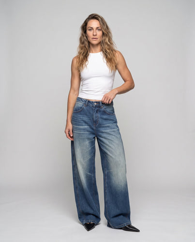 Damen weite Jeanshose mit hohem Bund und markanter Seitennaht Echo Archiv