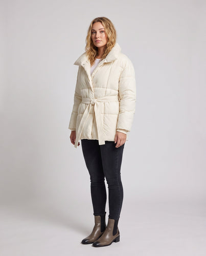 Damen Gesteppte Pufferjacke mit weitem Stehkragen und Bindegürtel Echo Archiv
