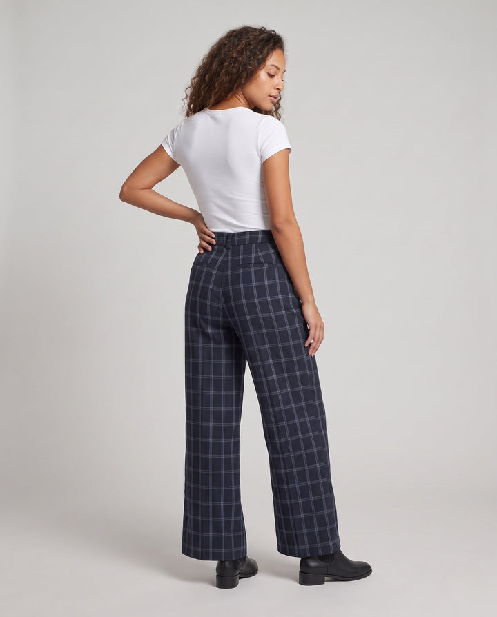 Product 10999786111322 - back_view