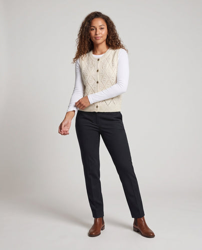 Damen Ajourgestrickte Wollmix-Weste mit Zopfmotiv und Knopfleiste Echo Archiv