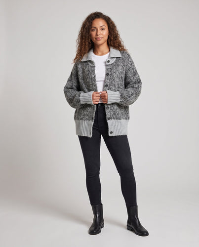 Damen Grobgestrickte Oversize-Knopfjacke aus Mohair-Optik Echo Archiv
