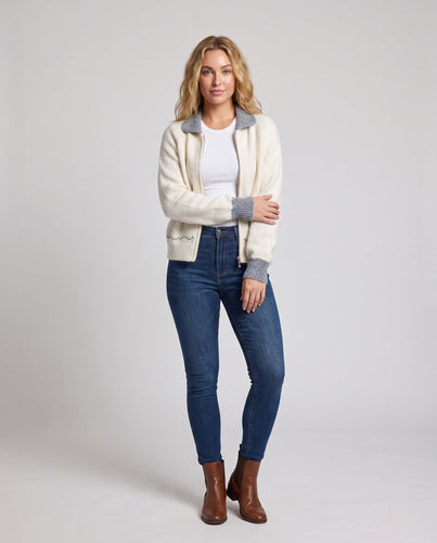 Damen Kurz geschnittene Teddy-Strickjacke mit Reißverschluss, Kontrastkragen und gerippten Bündchen Echo Archiv