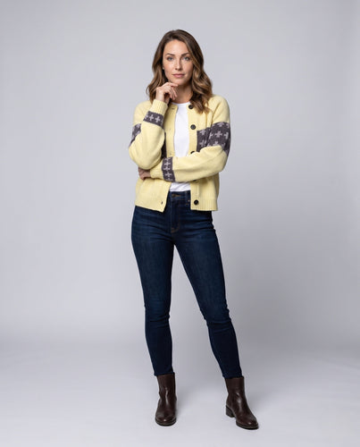 Damen Strickcardigan mit geometrischem Kreuzmuster und Raglanärmeln Echo Archiv