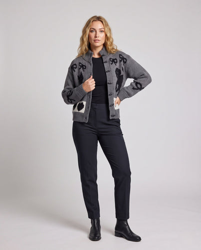 Damen Strickjacke mit Katzenmotiv, Chunky-Knit und Herzborte Echo Archiv