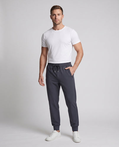 Herren Performance-Freizeithose mit elastischem Kordelbund, verdeckten Reißverschlusstaschen und geradem Bein Echo Archiv