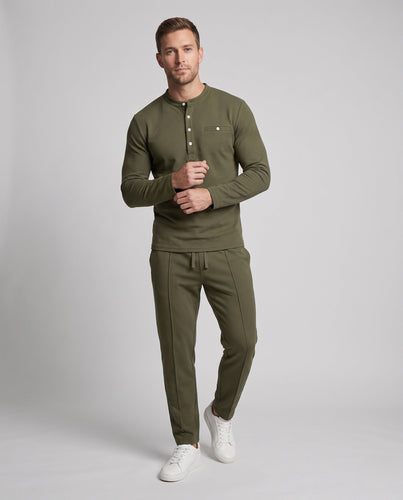 Herren Relaxed-Loungewear-Set mit Henley-Stehkragen und Bundfalten-Jogger Echoarchiv