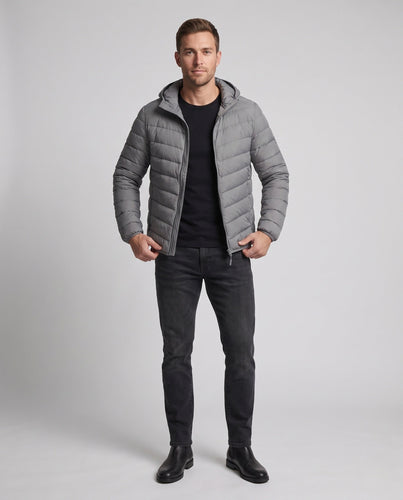 Herren Leichte gesteppte Kapuzen-Quiltjacke mit Chevron‑Steppung und winddichter Außenlage Echoarchiv