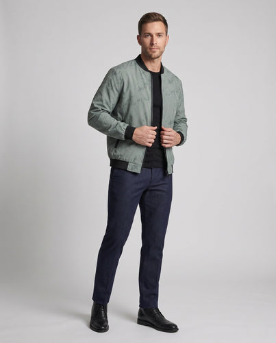 Herren Urban-leichte Windbreaker-Bomberjacke mit dezenter Camouflageprägung und kontrastierenden Rippbündchen Echoarchiv