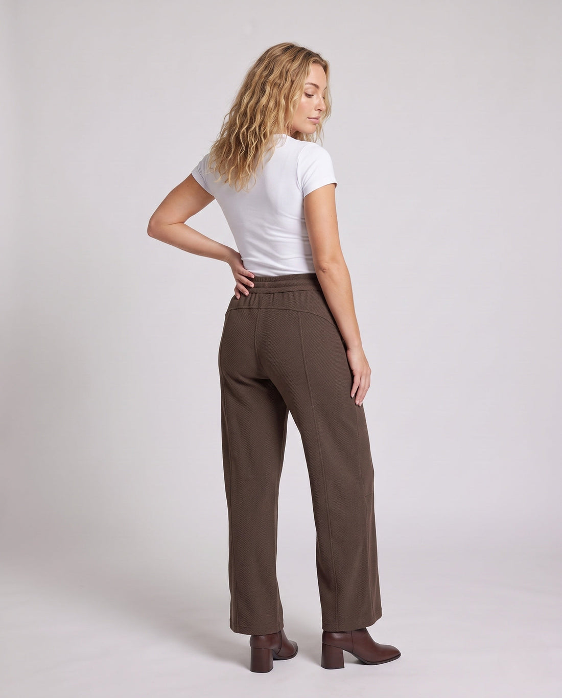 Product 11002324681050 - back_view