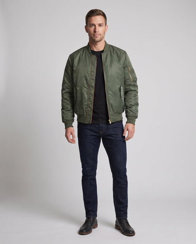 Herren winddichter Nylon-Bomber mit kontrastfarbener Thermofütterung und Ärmel-Organizer Echoarchiv